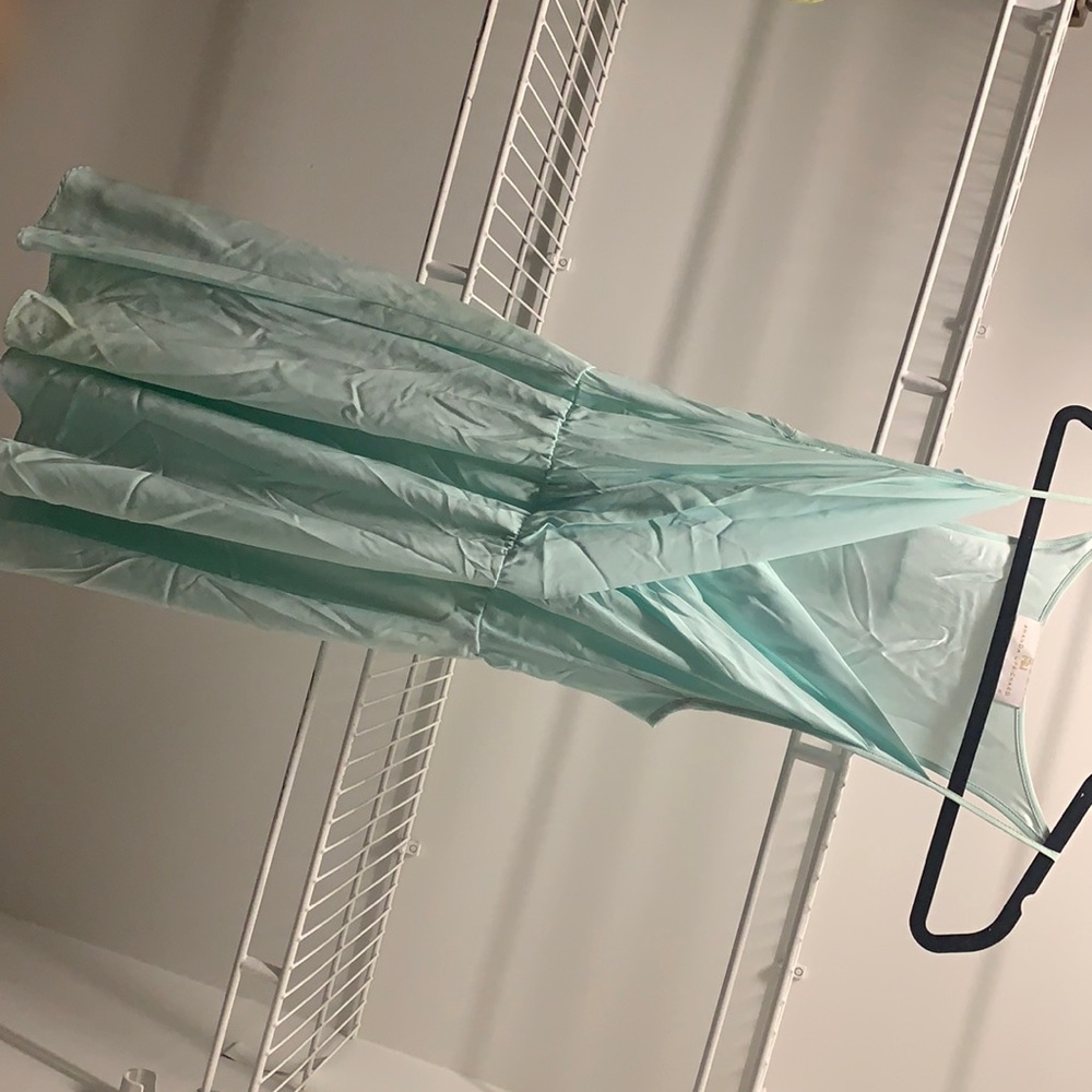 AMANDA UPRICHARD:: Dainty dress